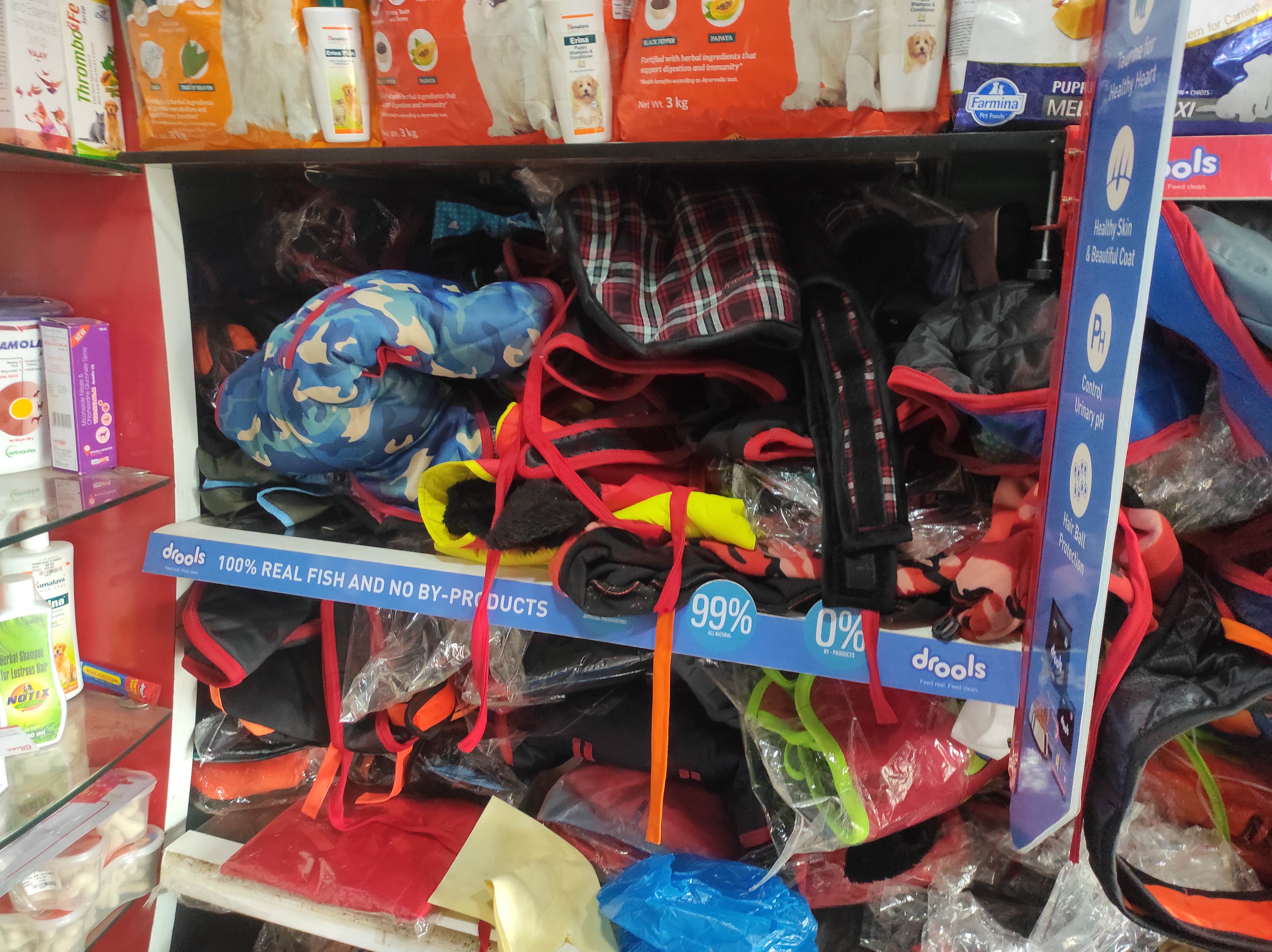 Welcome to Pets World Patna, your go-to destination for comprehensive pet care services and quality pet products. We offer a range of services, including pet care, grooming, and a variety of accessories. Explore our extensive collection of dog, cat, and rabbit breeds, along with a wide selection of pet accessories, food, treats, and healthcare products. Visit us at Rajendra Nagar Road, Kankarbagh, Patna - 800020, near Malahi Pakri Chowk. For inquiries, call us at +91 99347 41143. Your furry friend's well-being is our priority!